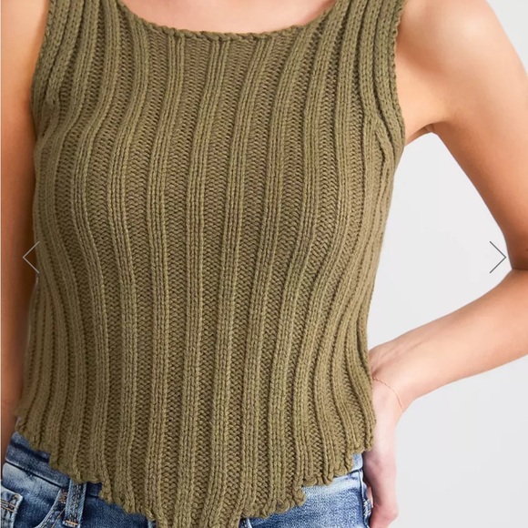 Top from buckle - Picture 2 of 3